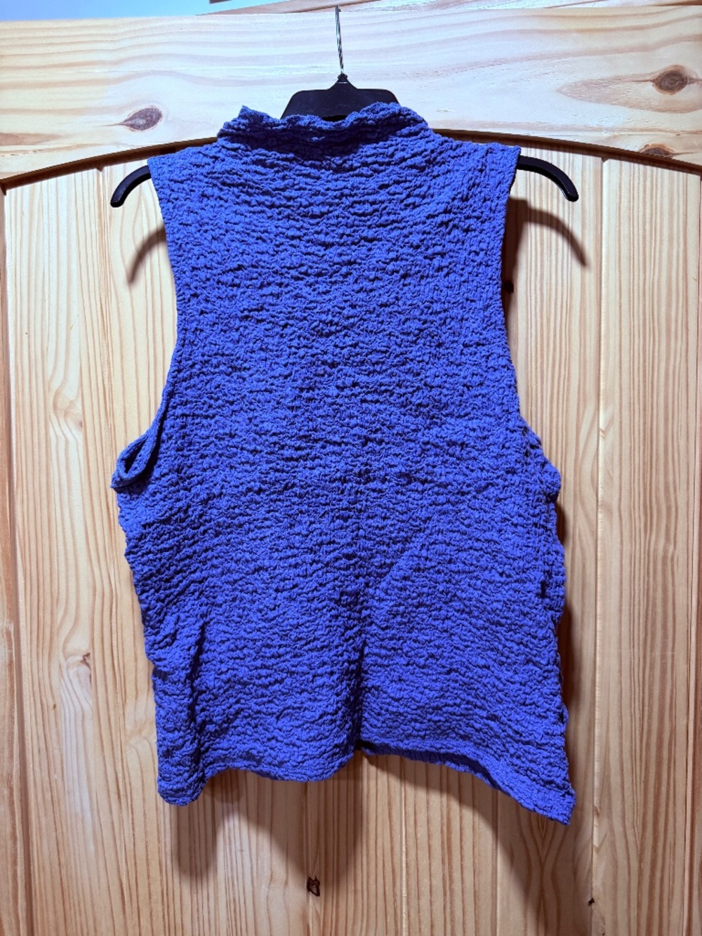 Loft scrunchy sleeveless huh neck top